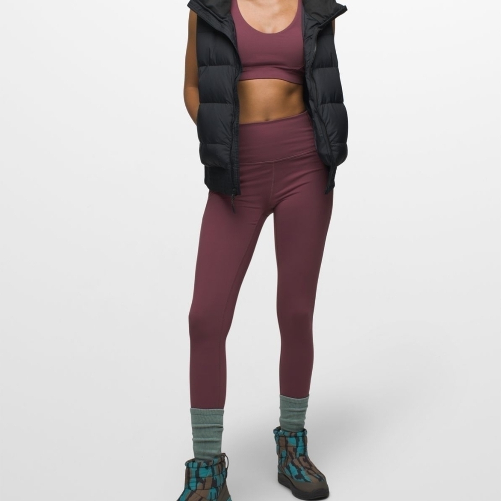 prAna Chakara Pocket Leggings Size Medium NWT In Mulberry